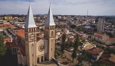 Catedral_Guaxupé-1920w